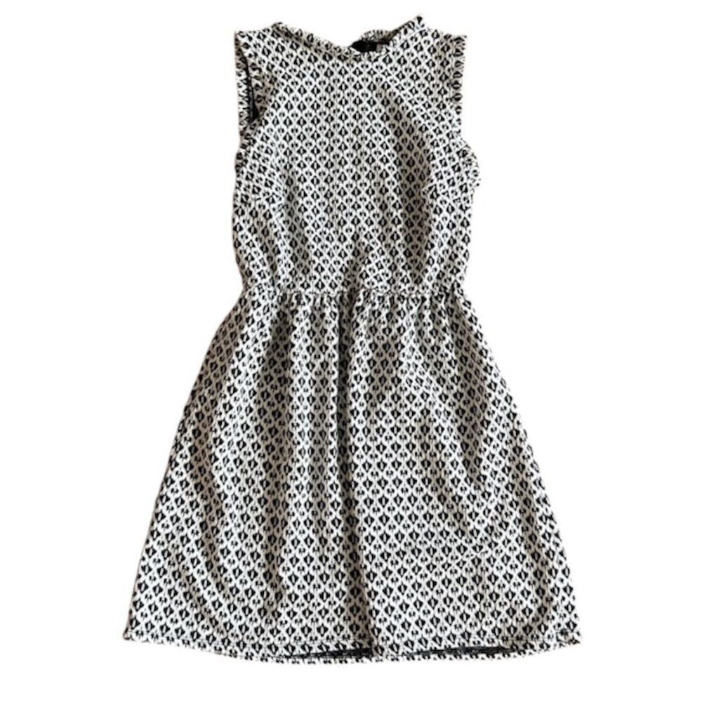 NEW Xhilaration by Target White and Black Mock Neck Dress